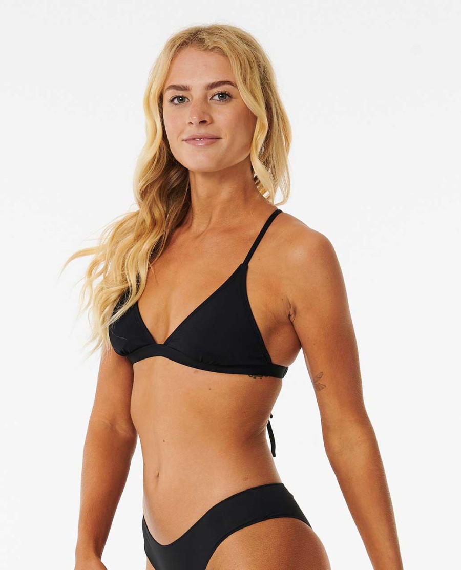klasyczny trójkątny top bikini z krzyżującym się tyłem i surfingiem